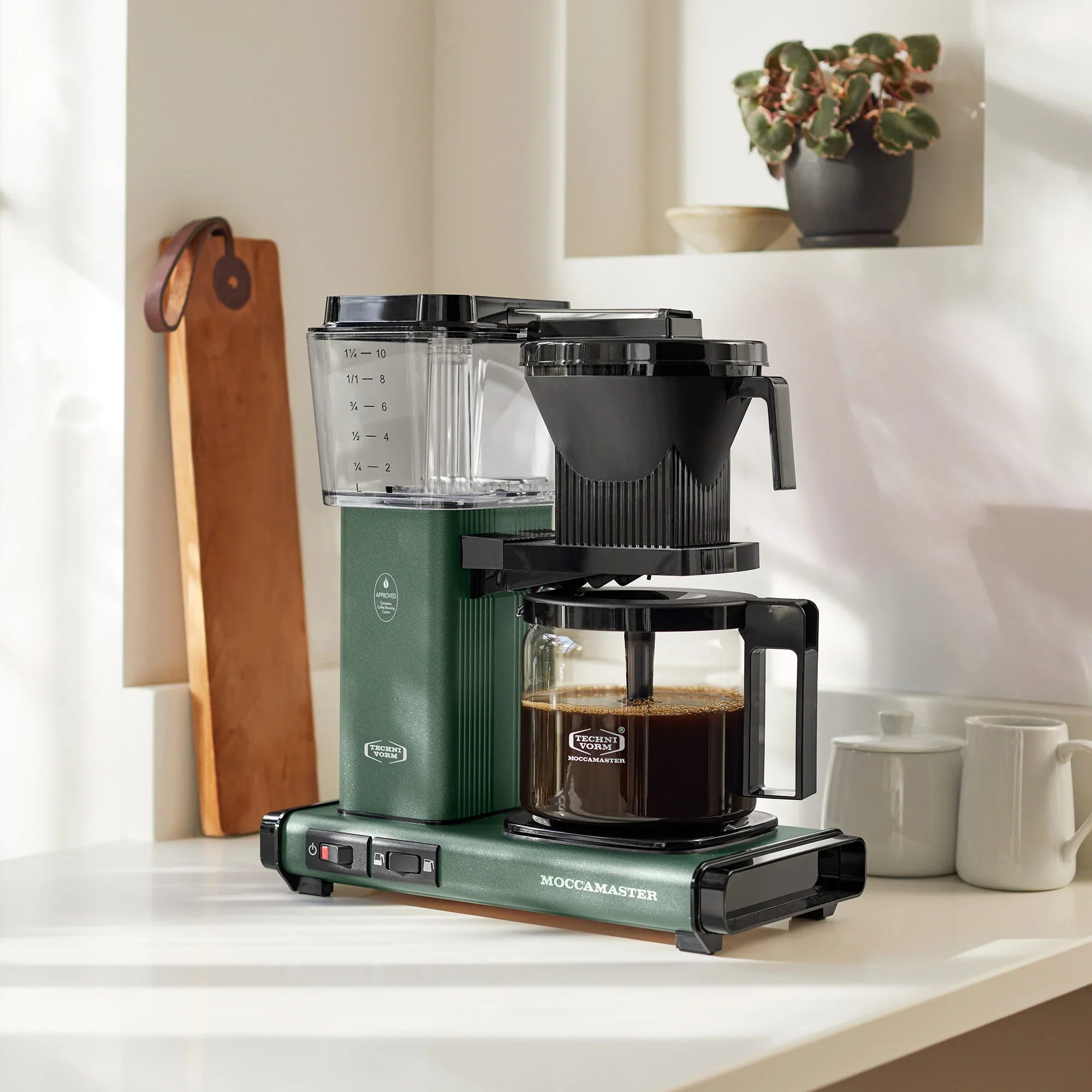 Moccamaster KBGV Select 10-Cup Coffee Maker in Juniper